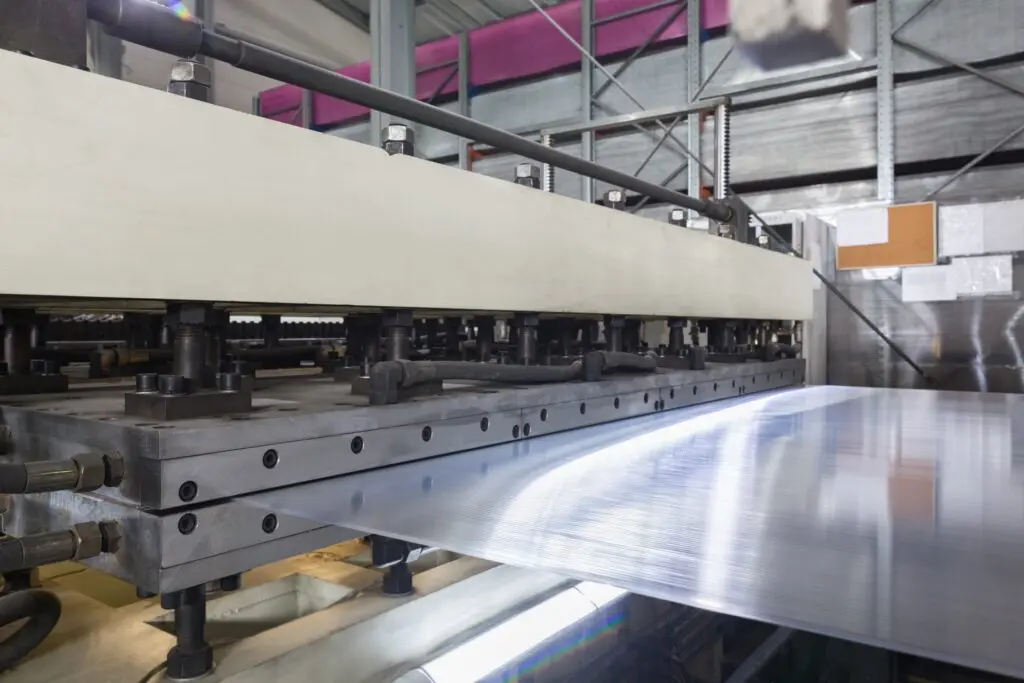 Polycarbonate vs Acrylic Plastic: What’s the Difference?  